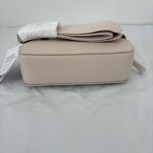 Lululemon | Everywhere Belt Bag Leather Alternative 1L | Cashew | NWT - Picture 7 of 12